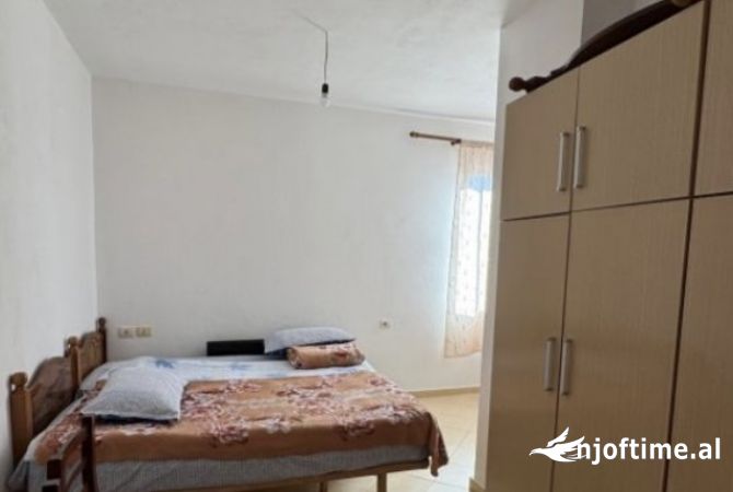 Shtepi ne shitje Apartament ne Tirane, 1+1, Mobilimi E mobiluar, Pagesa 87,000  Euro.