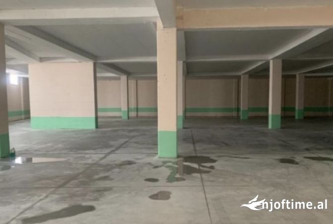 Ambient biznesi me qera 4+1 ne Tirane - 4,500 Euro