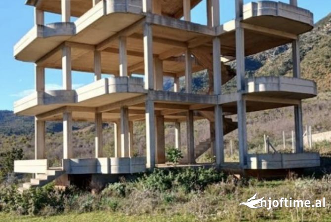 Shtepi ne shitje 7+1 ne Vlore - 230,000 Euro