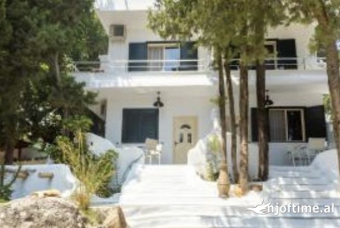 Shitet hotel ne Dhermi -Palase , 100 larg detit Himare