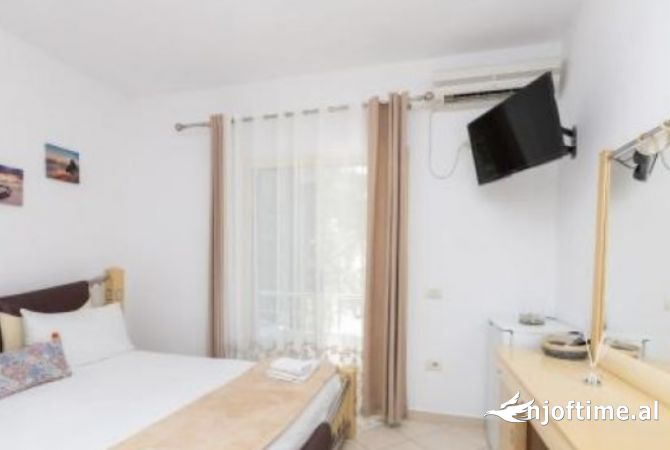 Shitet hotel ne Dhermi -Palase , 100 larg detit Himare