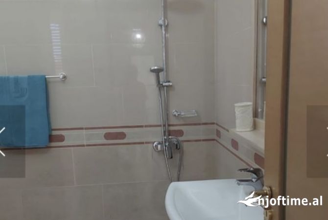 Shtepi ne shitje Apartament ne Vlore, 2+1, Mobilimi E mobiluar, Pagesa 260,000  Euro.