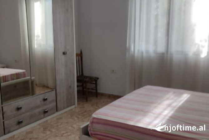 Shtepi me qera 2+1 ne Tirane - 38,000 Leke
