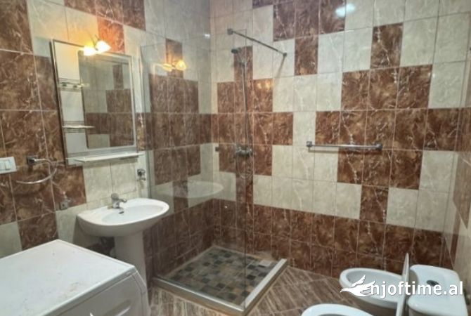 Shtepi me qera 2+1 ne Tirane - 500 Euro