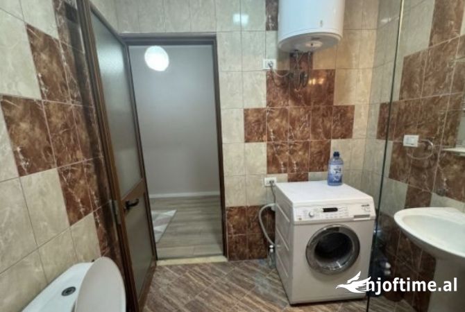 Shtepi me qera Apartament ne Tirane, 2+1, Mobilimi E mobiluar, Pagesa 500  Euro.
