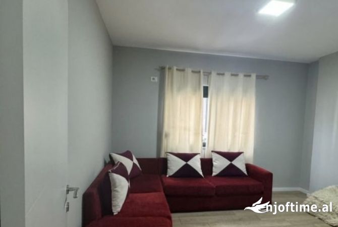 Shtepi me qera Apartament ne Tirane, 2+1, Mobilimi E mobiluar, Pagesa 500  Euro.