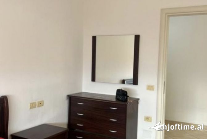 Shtepi me qera 2+1 ne Tirane - 300 Euro