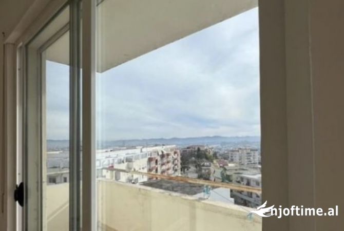 Shtepi me qera Apartament ne Tirane, 2+1, Mobilimi E mobiluar, Pagesa 300  Euro.