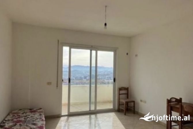Shtepi me qera Apartament ne Tirane, 2+1, Mobilimi E mobiluar, Pagesa 300  Euro.