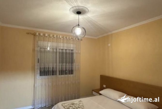 Shtepi me qera Apartament ne Tirane, 1+1, Mobilimi E mobiluar, Pagesa 45,000  Leke.