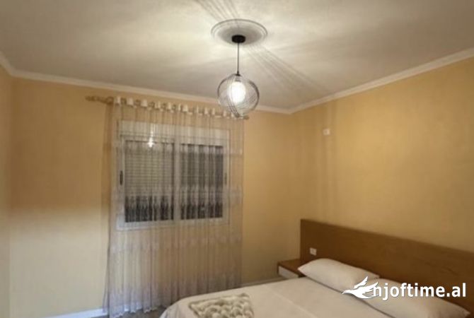 Shtepi me qera Apartament ne Tirane, 1+1, Mobilimi E mobiluar, Pagesa 45,000  Leke.