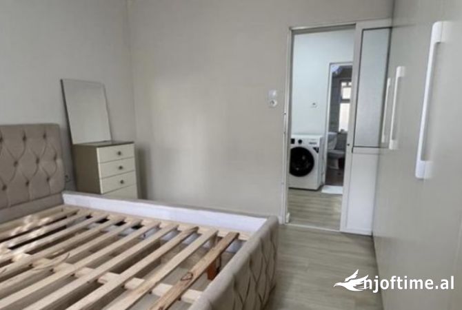 Shtepi ne shitje Apartament ne Tirane, 1+1, Mobilimi E mobiluar, Pagesa 90,000  Euro.