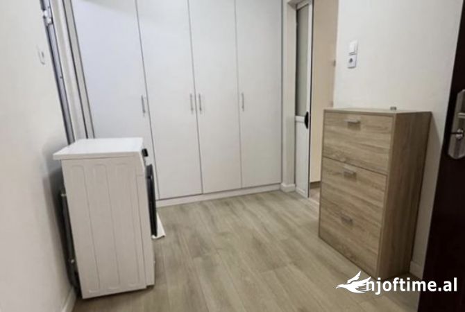 Shtepi ne shitje Apartament ne Tirane, 1+1, Mobilimi E mobiluar, Pagesa 90,000  Euro.
