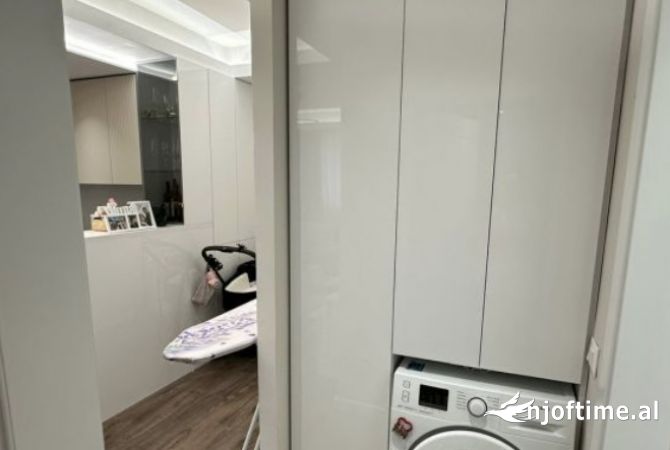 Shtepi ne shitje Apartament ne Tirane, 2+1, Mobilimi E mobiluar, Pagesa 190,000  Euro.