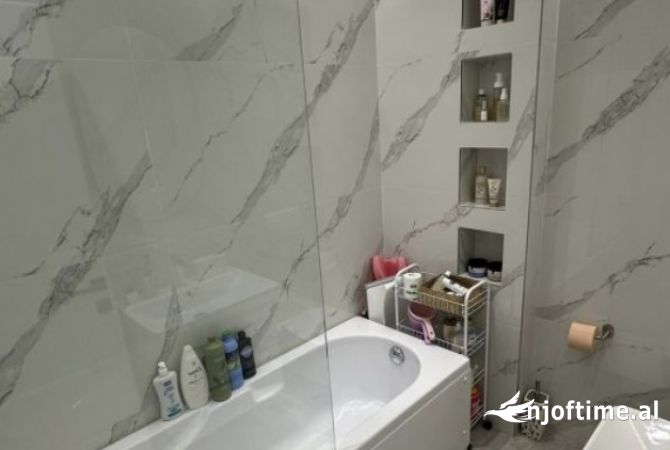 Shtepi ne shitje Apartament ne Tirane, 2+1, Mobilimi E mobiluar, Pagesa 190,000  Euro.