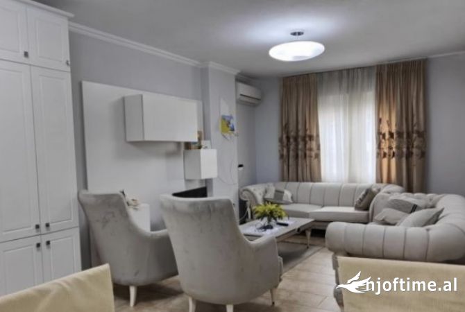 Shtepi me qera 2+1 ne Tirane - 600 Euro
