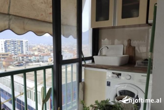 Shtepi me qera Apartament ne Tirane, 2+1, Mobilimi E mobiluar, Pagesa 600  Euro.