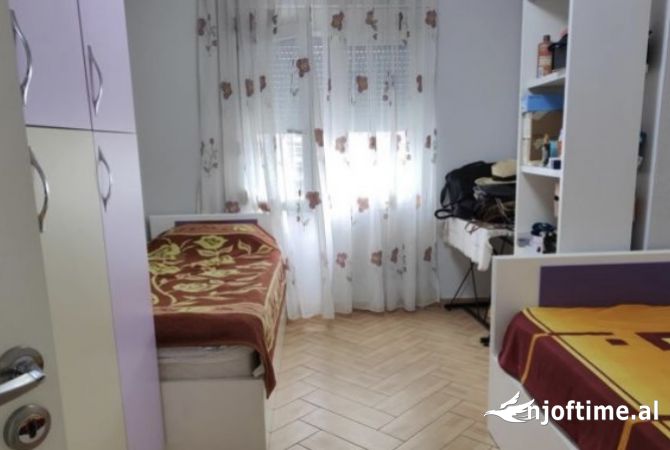 Shtepi me qera Apartament ne Tirane, 2+1, Mobilimi E mobiluar, Pagesa 600  Euro.