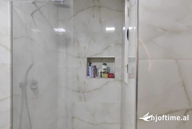 Shtepi me qera Apartament ne Tirane, 2+1, Mobilimi E mobiluar, Pagesa 600  Euro.