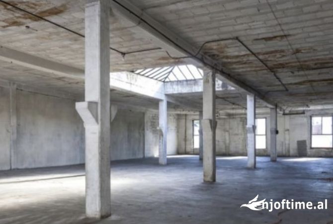 Ambient biznesi me qera 4+1 ne Tirane - 2,500 Euro