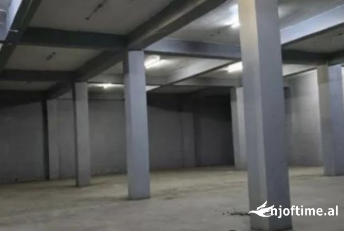Ambient biznesi me qera 4+1 ne Tirane - 2,500 Euro