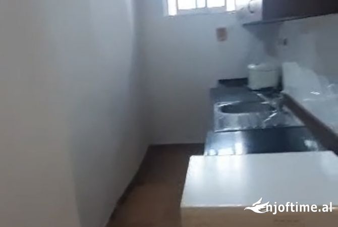 Shtepi me qera Apartament ne Tirane, 1+1, Mobilimi E mobiluar, Pagesa 40,000  Leke.