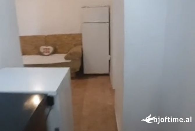 Shtepi me qera Apartament ne Tirane, 1+1, Mobilimi E mobiluar, Pagesa 40,000  Leke.