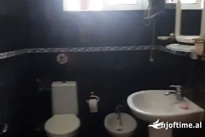 Shtepi me qera 1+1 ne Tirane - 40,000 Leke