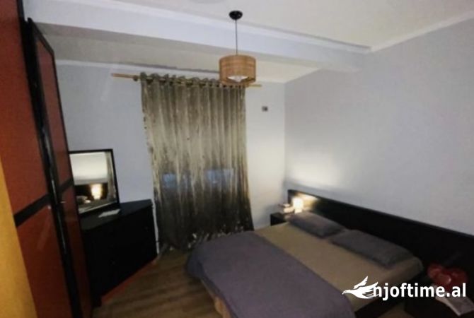 Shtepi me qera 2+1 ne Tirane - 650 Euro