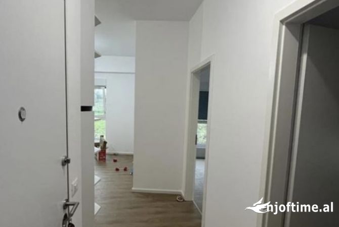 Shtepi me qera Apartament ne Tirane, 2+1, Mobilimi Pjeserisht e mobiluar, Pagesa 38,000  Leke.