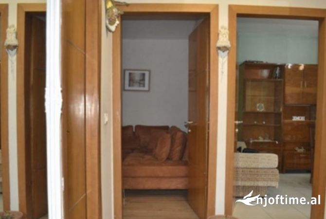 Shtepi me qera 2+1 ne Tirane - 50,000 Leke