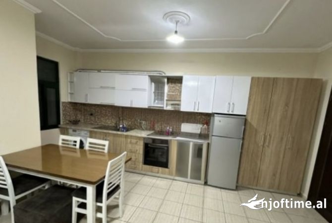 Shtepi me qera Apartament ne Tirane, 1+1, Mobilimi E mobiluar, Pagesa 50,000  Leke.