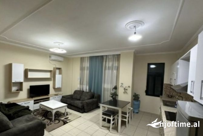 Shtepi me qera 1+1 ne Tirane - 50,000 Leke