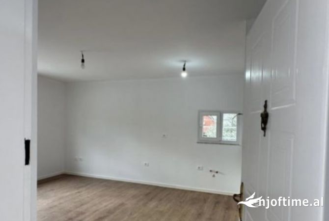 Shtepi ne shitje 1+1 ne Tirane - 75,000 Euro