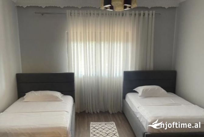 Shtepi me qera Apartament ne Tirane, 7+1, Mobilimi E mobiluar, Pagesa 5,500  Euro.
