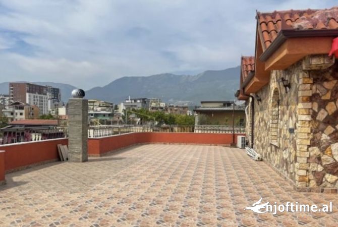 Shtepi ne shitje Shtepi Private ne Tirane, 7+1, Mobilimi E mobiluar, Pagesa 1,380,000  Euro.