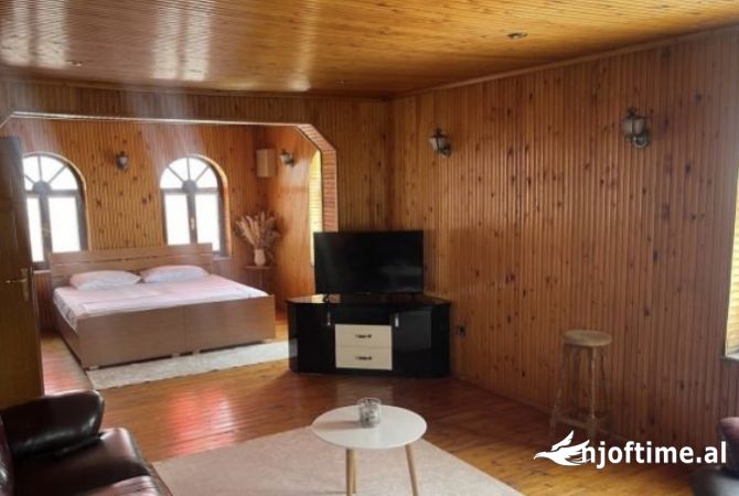 Shtepi ne shitje Shtepi Private ne Tirane, 7+1, Mobilimi E mobiluar, Pagesa 1,380,000  Euro.