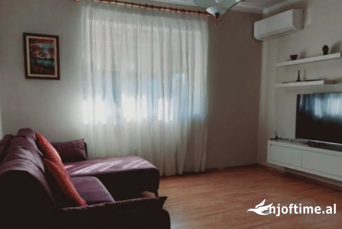 Shtepi me qera 2+1 ne Tirane - 55,000 Leke