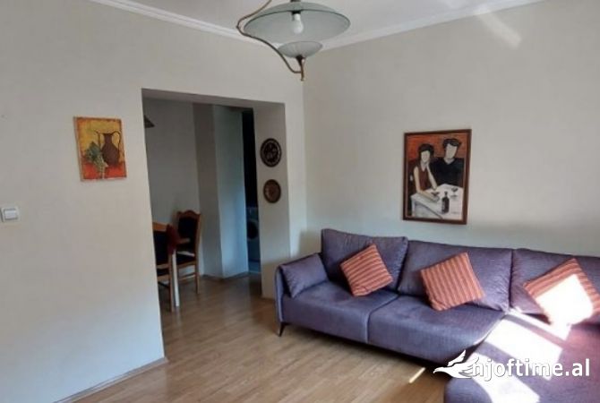 Shtepi me qera 2+1 ne Tirane - 55,000 Leke