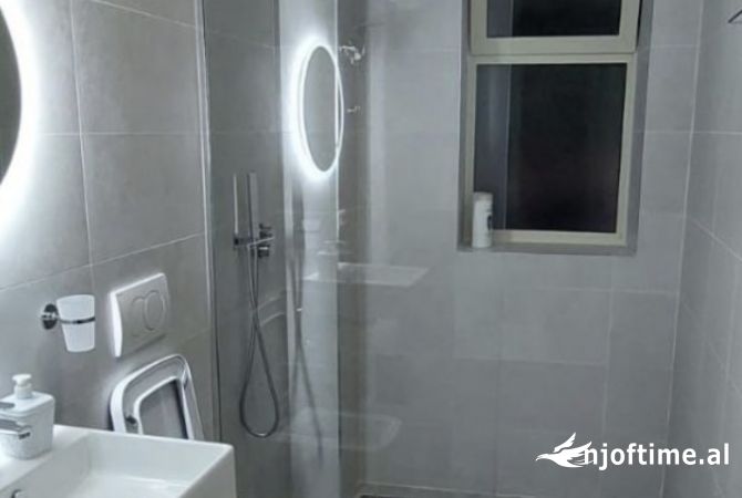 Shtepi me qera Apartament ne Tirane, 2+1, Mobilimi E mobiluar, Pagesa 55,000  Leke.