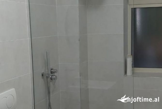 Shtepi me qera Apartament ne Tirane, 2+1, Mobilimi E mobiluar, Pagesa 55,000  Leke.