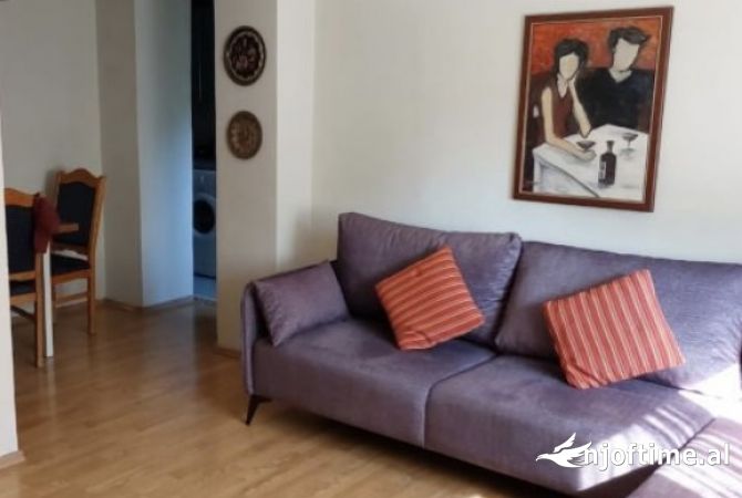 Shtepi me qera Apartament ne Tirane, 2+1, Mobilimi E mobiluar, Pagesa 55,000  Leke.