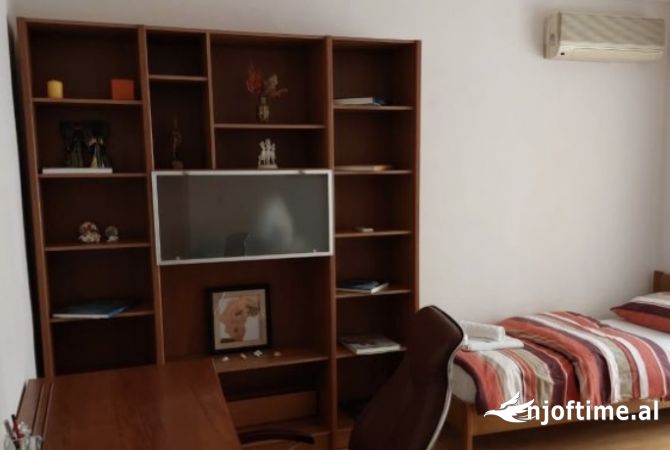 Shtepi me qera Apartament ne Tirane, 2+1, Mobilimi E mobiluar, Pagesa 55,000  Leke.