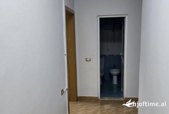 Shtepi me qera 2+1 ne Tirane - 60,000 Leke