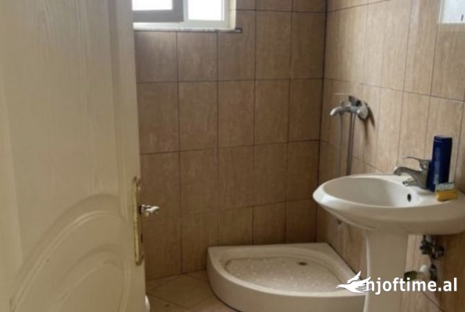 Shtepi ne shitje 1+1 ne Tirane - 85,000 Euro