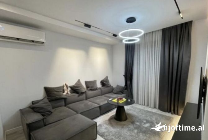 Shtepi me qera 2+1 ne Tirane - 700 Euro