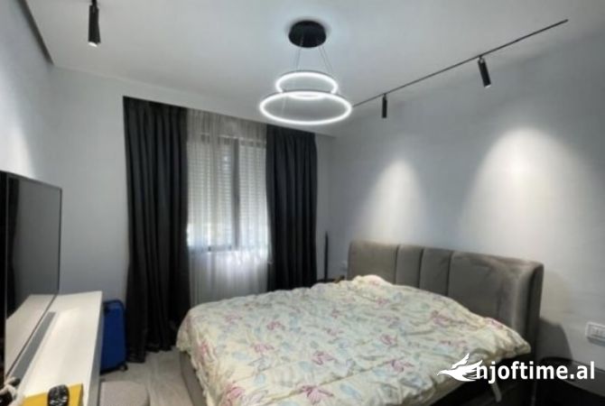 Shtepi me qera 2+1 ne Tirane - 700 Euro