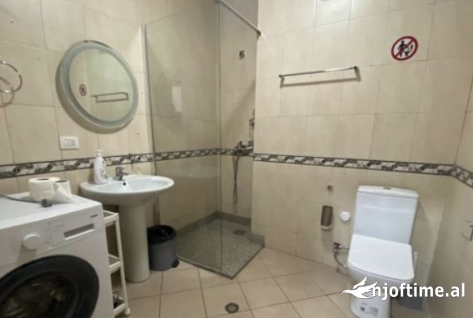 Shtepi me qera Apartament ne Tirane, 4+1, Mobilimi E mobiluar, Pagesa 1,500  Euro.