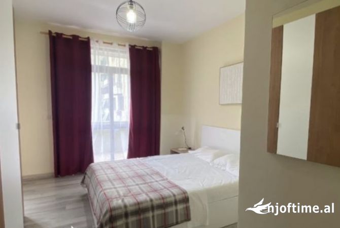 Shtepi me qera Apartament ne Tirane, 4+1, Mobilimi E mobiluar, Pagesa 1,500  Euro.