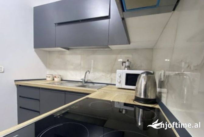 Shtepi me qera Apartament ne Tirane, 4+1, Mobilimi E mobiluar, Pagesa 1,500  Euro.